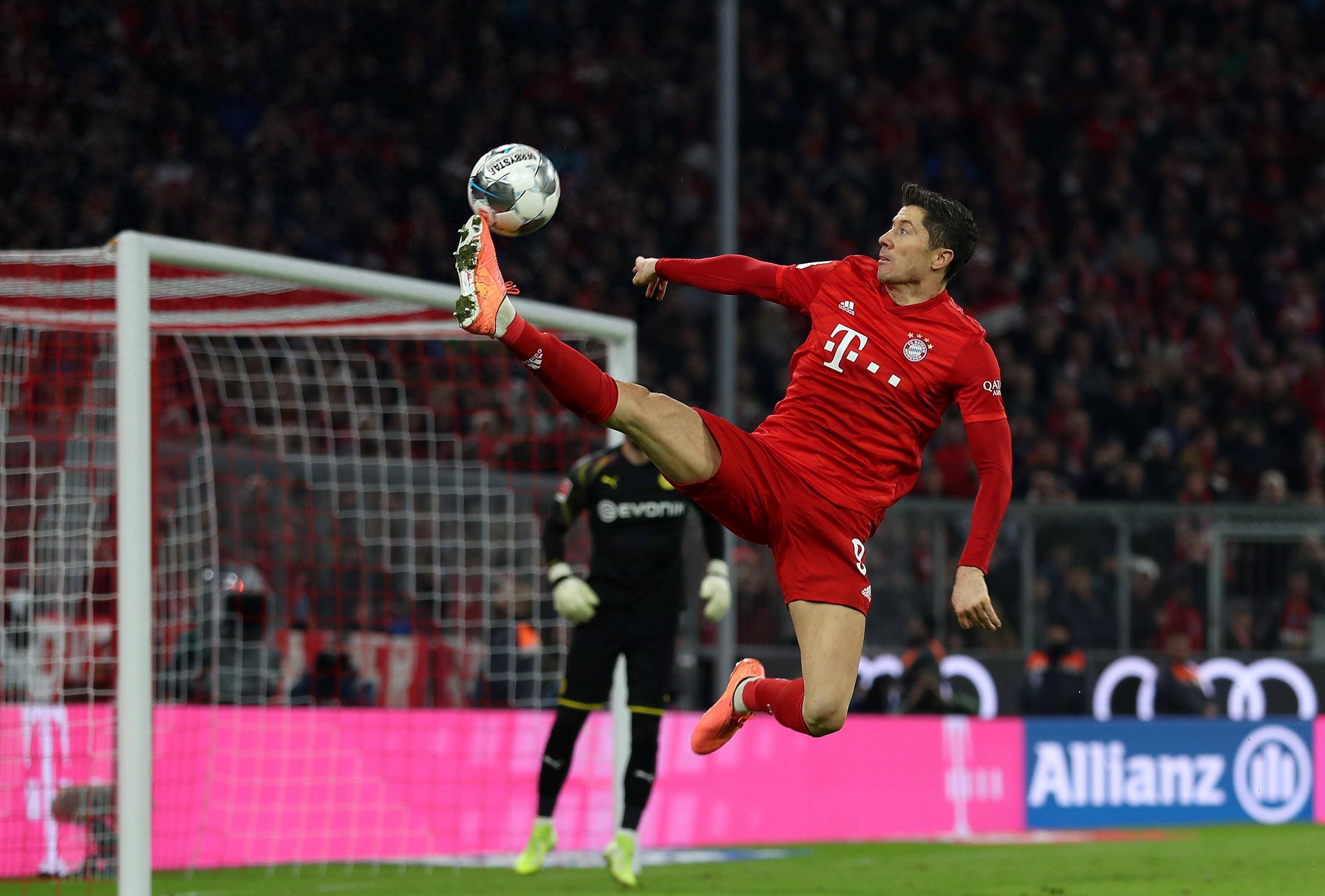 巴塞罗那晋级八强，豪取胜利的简单介绍