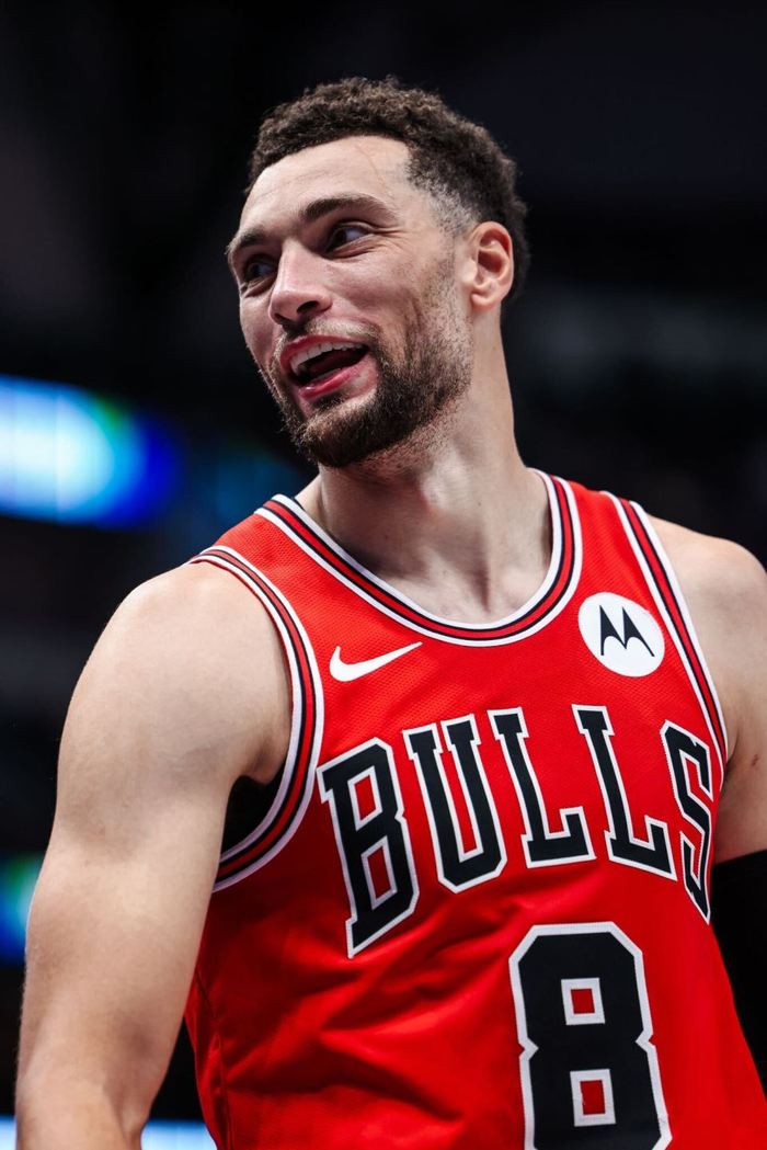 包含独行侠鏖战太阳，武切维奇刷新纪录的词条